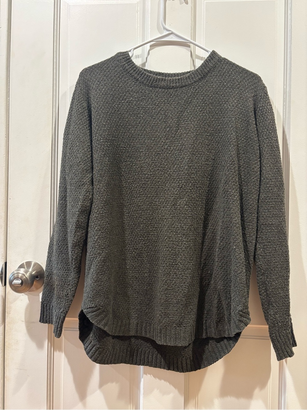 Pink Clover green crewneck sweater, M